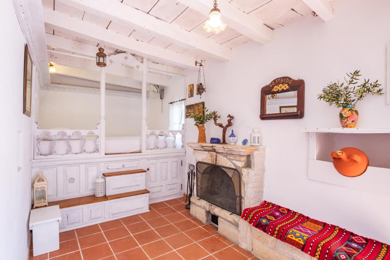 Olive Grove Cottage Menetai Exterior photo